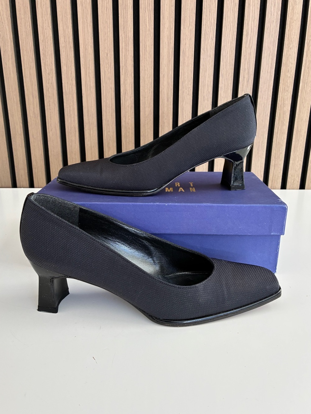 VTG STUART WEITZMAN Navy Heels